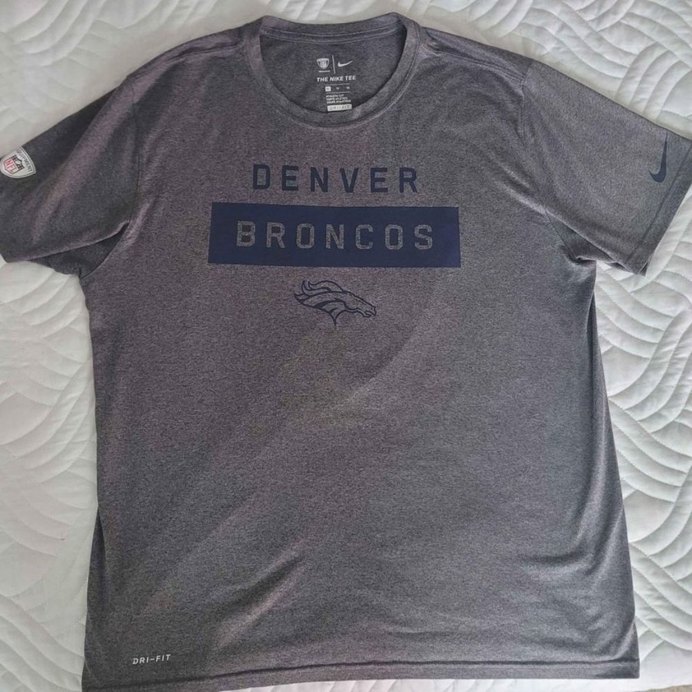 Denver Broncos Nike Dri-Fit 100% polyester equipment shirt. Size Men's XL